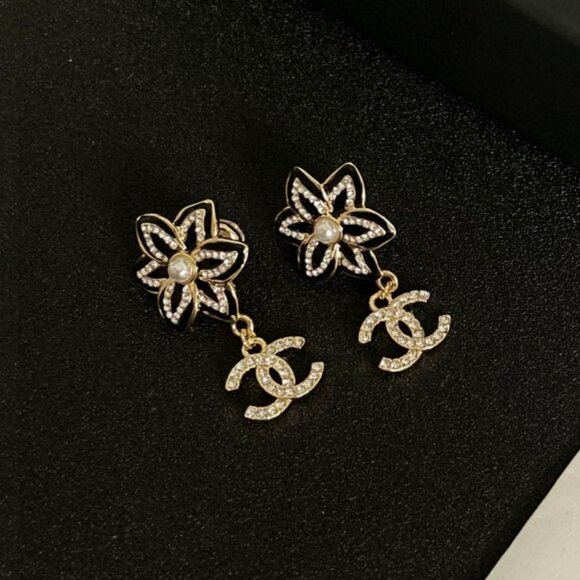 Chanel earrings - Picture 3 of 4